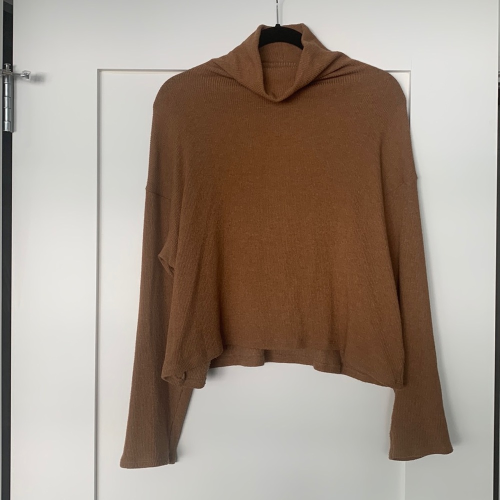Enza Costa turtle neck sweater, size large